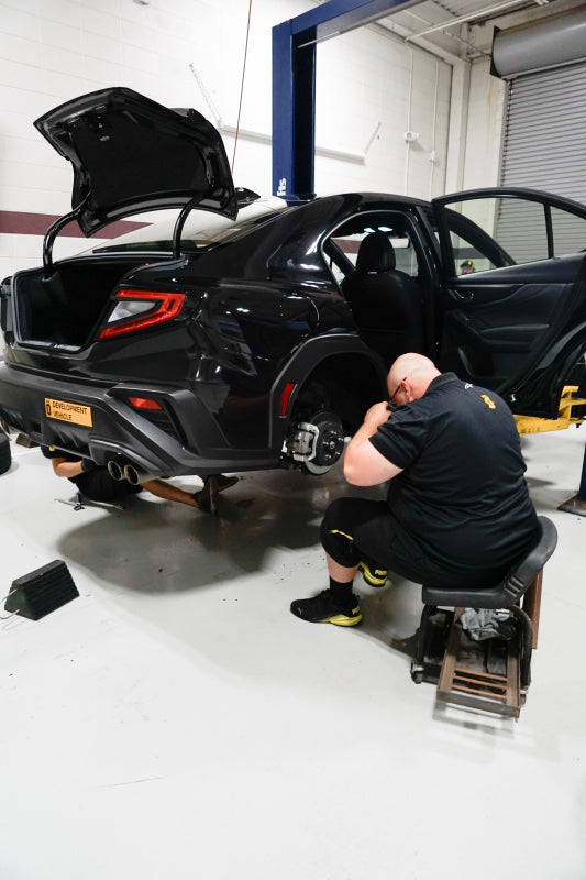 Öhlins 2022+ Subaru WRX (VB) Road &amp; Track System (Ausgenommen Modelle mit elektrischer Stoßdämpfung)