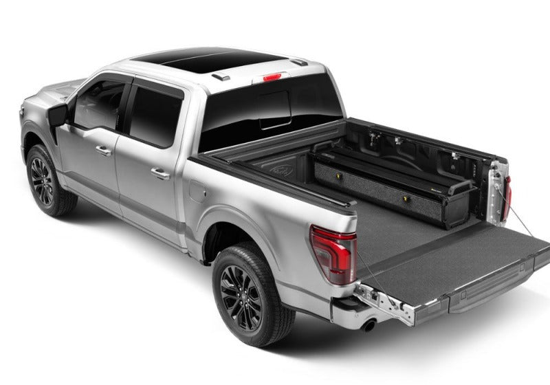 RealTruck 15-20 Ford F-150 SuperCrew/SuperCab 5.5ft Bed RetraxPRO EZ-Off FRC-4000