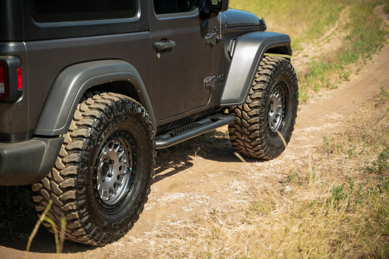 DV8 Offroad 2018+ Jeep Wrangler JL 2-Türer Bolt-On OE Plus Trittbretter