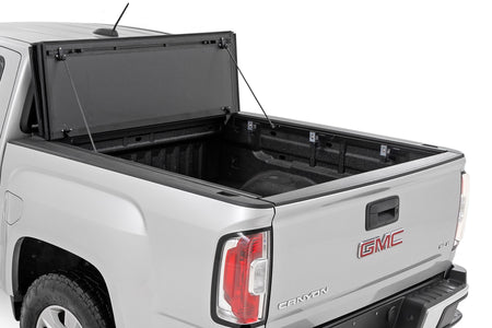 colorado-canyon-flip-up-bed-cover05_1_1.jpg