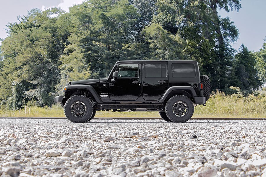 jeep-lift-kit_perf679-installed-profile_1_1_2.jpg